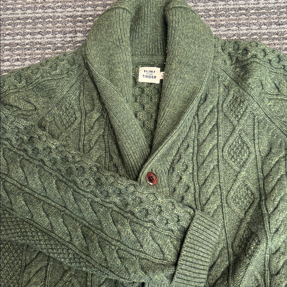 Flint & Tinder Men’s Aran Cable Knit Cardigan Sweater size medium heather pine - Picture 3 of 11